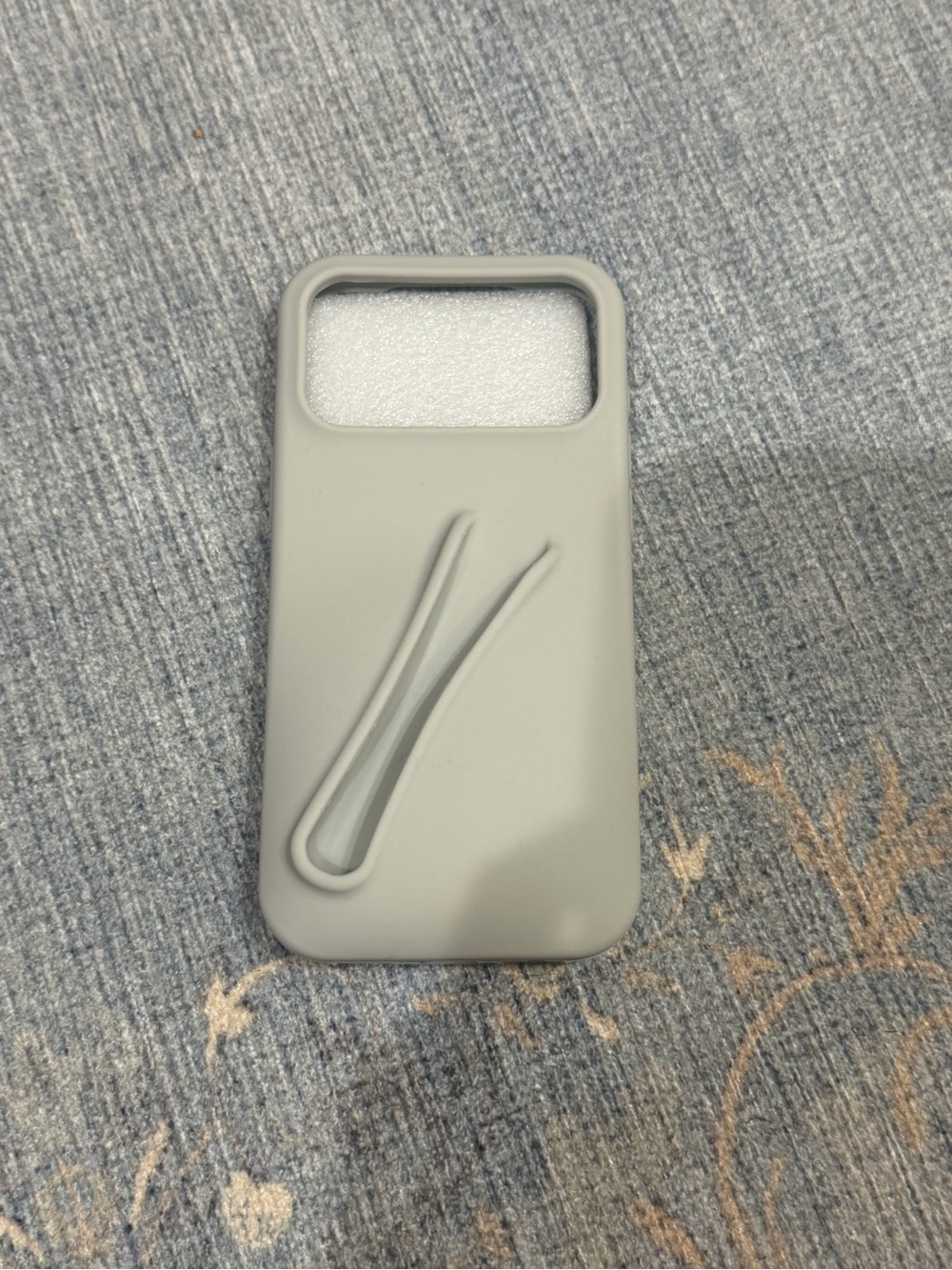 iPhone 17 Pro Max Silicone Phone Case with lip gloss slot